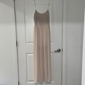 Long Rose petal colored dress, sequins.